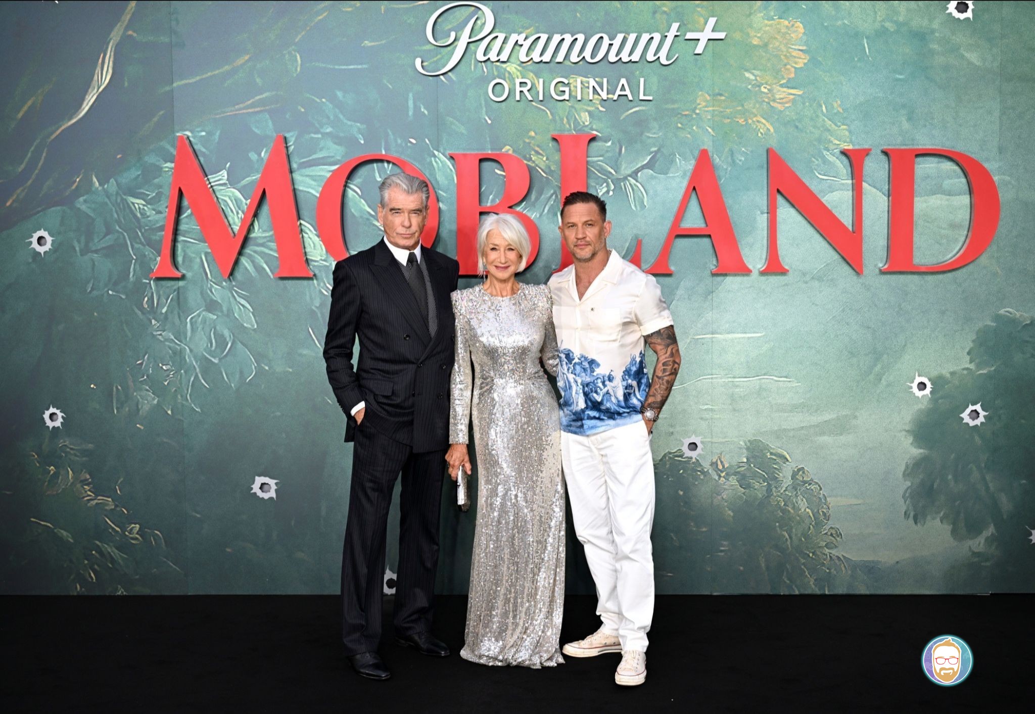 Tierra de Mafia celebra estreno de su segunda temporada en alfombra roja con Tom Hardy, Pierce Brosnan y Helen Mirren